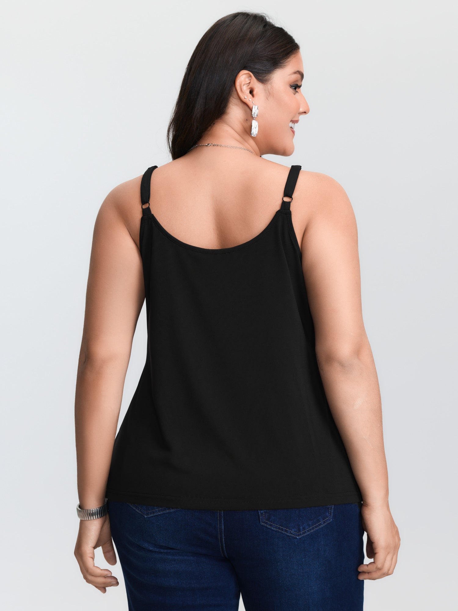 プラスサイズ対応の黒いニットキャミソール。コントラストカラー - Mesh Top Layering のレビューと価格